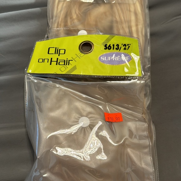 Clip in Extensions never worn various shades of blonde - Picture 3 of 3